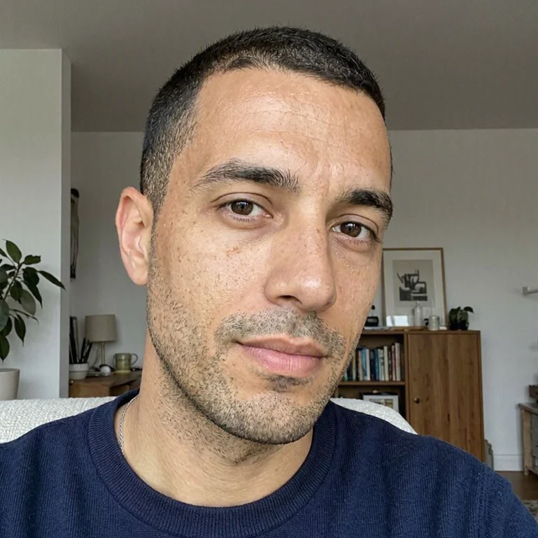 Auteure Romain Ducastel