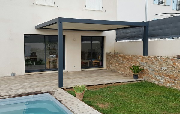 pergola-bioclimatique-adossée